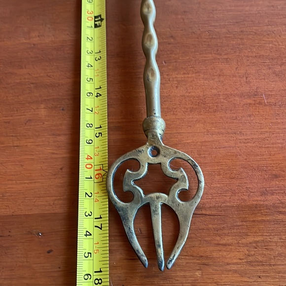 Charles Dickens - Brass fire toaster - Picture 3 of 4